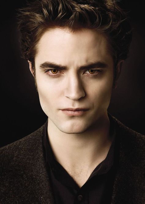 Robert Pattinson as Edward Cullen in "The Twilight Saga: New Moon" Healthy Obsession, Team Edward, Robert Pattinson Twilight, Team Jacob, Twilight Edward, Hot Vampires, The Cullen, Edward Bella, Twilight Movie