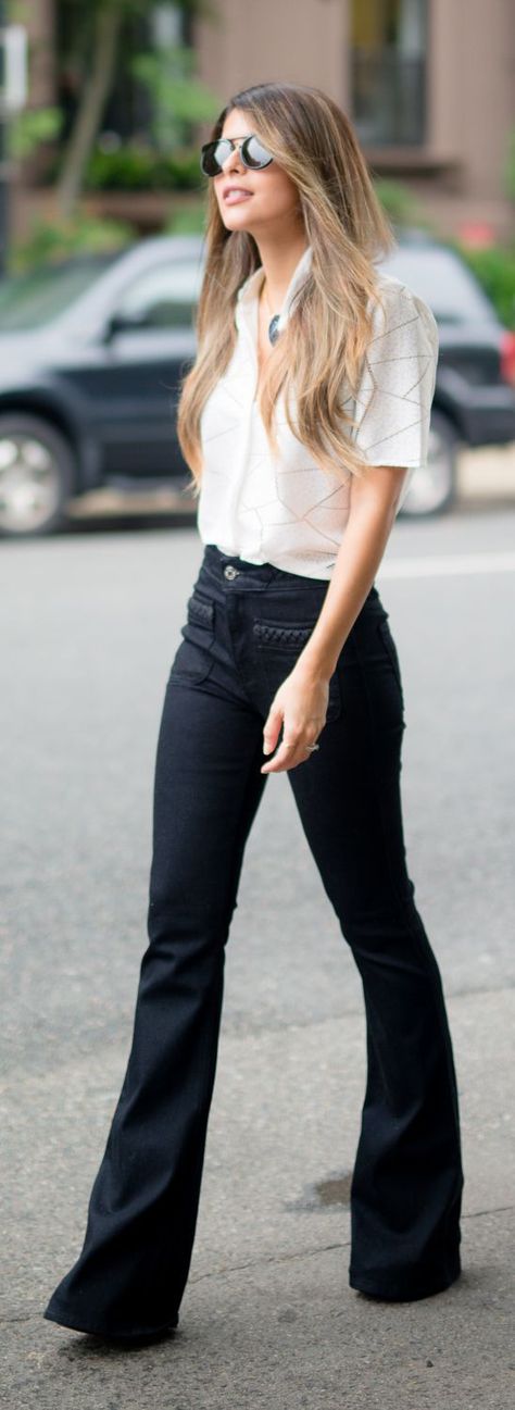 Black And White Outfit Inspo by The Girl From Panama Black Flare Jeans Outfit Summer, Black Flare Pants Outfit Winter, Flare Pants Outfit Winter, Flared Jeans Outfit Summer, Black Flare Jeans Outfit, Black Flare Pants Outfit, Flair Jeans Outfit, Flare Jean Outfit, Style Flare Jeans