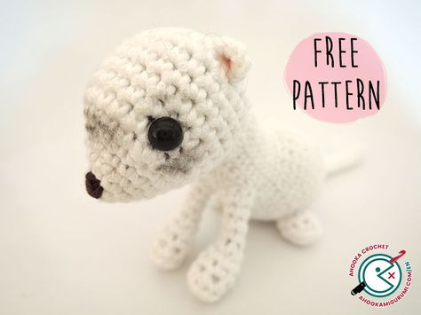 In memory of my beloved little assistant : a crochet ferret [free amigurumi pattern] Crochet Ferret, Arte Dachshund, Ferret Toys, Colorful Crochet, Crochet Teddy, Yarn Tail, Crochet Round, Amigurumi Free Pattern, Knitted Toys