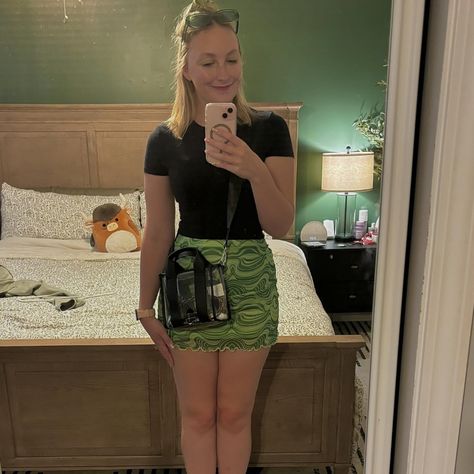 glass animals outfit and vlog!! 💚✨🪐🌌🪩🎶 Concert vlog, summer concert outfit, outfit inspo #ootn #concertoutfit #concertvlog Glass Animals Concert Outfit, Glass Animals Concert, Animals Outfit, Summer Concert Outfit, Concert Outfit Summer, Concert Band, Concert Outfits, Summer Concert, Glass Animals