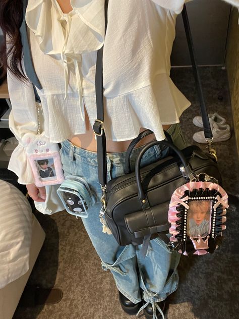 txt moa tubatu tomorrow x together taehyun concert outfit inspo inspiration blue white cute kawaii pc holders bag kpop fashion fall テヒョン トゥバ 推し活 コンサート Kpop Concert Bag, Enhypen Concert Outfit, Txt Concert Outfit, Concert Outfit Ideas Kpop, Kpop Concert Outfit Ideas, Concert Outfit Inspo, Txt Moa, Concert Bags, Kpop Concert Outfit