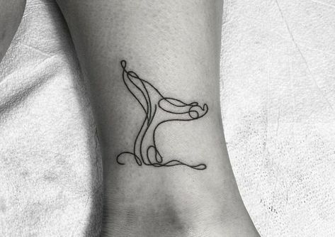 Whale Tale Tattoo, Whale Tattoo Design, Whale Tail Tattoo, Lil Tattoos, Archer Tattoo, Dolphin Tattoo, Any Drawing, Swan Tattoo, Love Yourself Tattoo