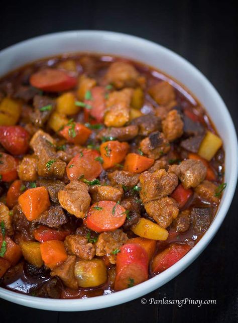 Pinoy Pork Menudo Recipe Menudo Recipe Authentic Filipino, Beef Menudo Recipe, Menudo Recipe Filipino, Pork Menudo Recipe, Pork Menudo, Menudo Recipe, Pinoy Foods, Filipino Dish, Dinner With Ground Beef