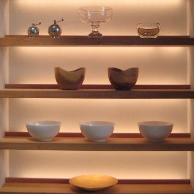 Led Lights Shelves, Led Lights In Shelves, Shelving Lighting Ideas, Indirect Lighting Kitchen, Indented Wall Shelves, Shelves With Lights Underneath, Living Room Indirect Lighting, Cove Shelving, Kitchen Shelf Lighting