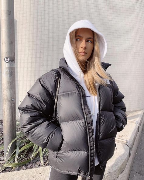 Puffed Jacket Outfit, Puffy Jacket Outfit, Puffed Jacket, Boston Winter, Winter Jacket Outfits, Customer Profile, Puffer Jacket Outfit, Inspo Fits, North Face Puffer Jacket