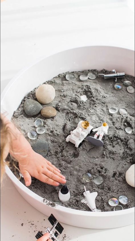 World Space Week, Space Week, Space Preschool, Sensory Tray, Maluchy Montessori, Moon Sand, Planet For Kids, Space Unit, Cloud Dough