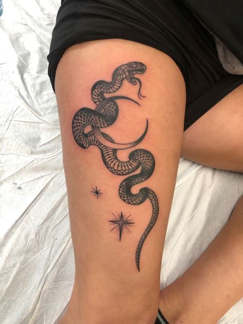 Woman 
Snake tattoo
Moon and stars 
Leg tattoo
Thigh tattoo Snake Tattoos Legs Women, Snake Leg Tattoo, Tattoo Bein Frau, Tattoo On Hip Bone, Thigh Tattoo Men, Hip Tattoo Designs, Thigh Tattoo Designs, Small Forearm Tattoos, Facial Tattoos