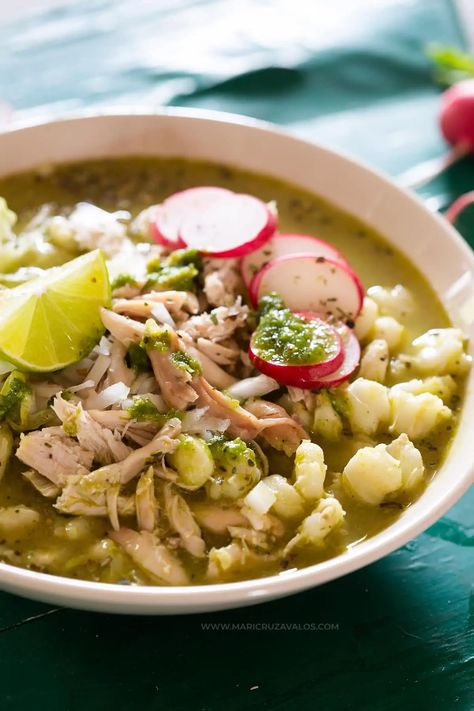 Chicken Posole Verde Recipe, Pasole Recipe Pork Green, Chicken Green Pozole Recipe, Authentic Green Pozole Recipe Chicken, Pasole Recipe Chicken Green, Green Chicken Posole, Posole Verde Chicken, Green Pozole Recipe Chicken, Chicken Verde Pozole