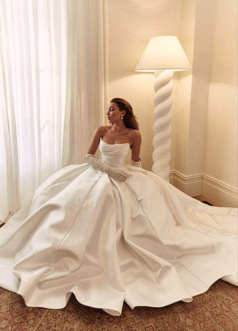 Leah Da Gloria Sasha Big Wedding Dresses Ball Gown Princesses, Elegant Wedding Shoes Brides, Gowns Princess, Bridgerton Wedding, Leah Da Gloria, Princess Ballgown, Satin Wedding Dresses, Backless Bridal Gowns, Satin Bridal Gowns