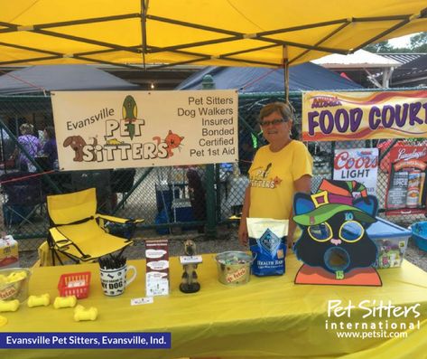 Promoting your pet-sitting business at festivals, fairs and trade shows Dog Sitting Drawing, Dog Event, Sitting Drawing, Pet Sitting Business, Event Booth, Puppy Day, Pet Businesses, Pet 1, Dog Ideas