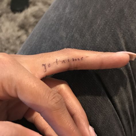 Tattoos Handwriting, Inside Finger Tattoos, Finger Tattoo, Dainty Tattoos, Piercing Tattoo, Finger Tattoos, Cute Tattoos, Handwriting, Piercings