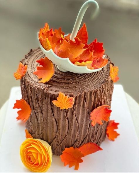 November Birthday Cake, Autumn Cake Ideas Birthday, Fall Theme Cakes, Autumn Cakes, Fall Leaf Cake, Fall Birthday Cakes, 14th Birthday Cakes, Patisserie Fine, Halloween Party Appetizers