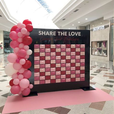 Valentines Day Visual Merchandising, Valentines Day Installation, Valentines Pop Up Shop, Valentine Display Ideas Retail, Valentines Day At Work, Valentines Day Marketing Ideas, Valentines Wedding Ideas, Valentines Day Events, Valentines Day Display