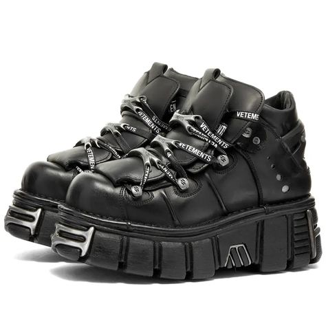 VETEMENTS NEW ROCK PLATFORM SNEAKER Gothic Things, Black Platform Sneakers, Festival Outfit Inspiration, Shoes 2022, New Rock, Black Friday Promotions, Cool Shoes, Black Platform, Grunge Y2k