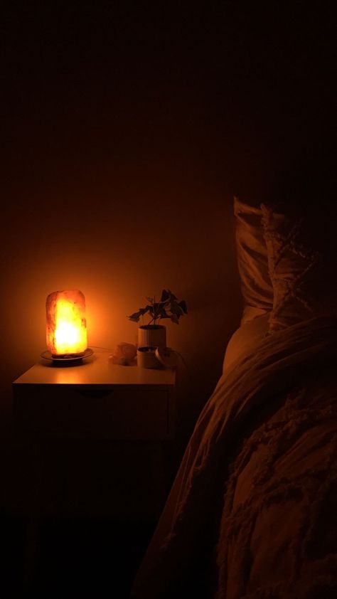 Art Enthusiast Aesthetic, Peaceful Sleep Aesthetic, Deep Sleep Aesthetic, Warm Light Bedroom Lamps, Early Sleep Aesthetic, Bedtime Aesthetic Cozy Night, Early Bedtime Aesthetic, Relax Vibes Aesthetic, Bedtime Routine Aesthetic