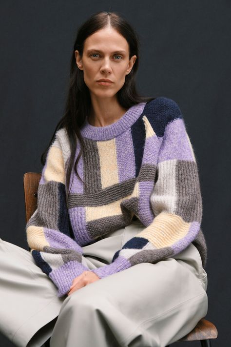 Inlay Pattern, Knitwear Trends, Knitwear Inspiration, Knitwear Fashion, Purple Sweater, Textured Knit, Alpaca Wool, Knit Fashion, Knitting Inspiration