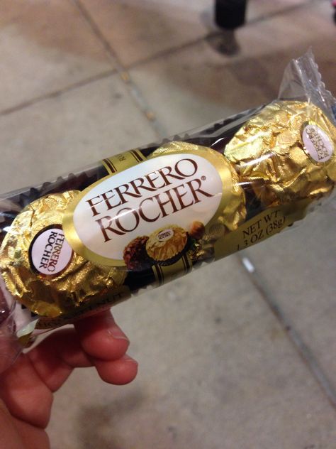 Ferrero Rocher Farerorocher Chocolate, Ferrero Rocher Snap, Ferrero Rocher Aesthetic, Kny Tweets, Chocolate Ferrero Rocher, Chocolates Ferrero, Ferrero Rocher Cake, Ferrero Rocher Chocolates, Catering Ideas Food