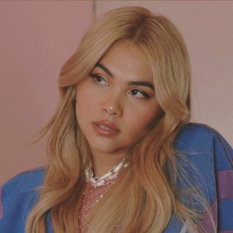 Hailey Kiyoko, Girl Celebs, Hayley Kiyoko, Blonde Hair Looks, Girl Friends, Kehlani, Email Id, Dream Girl, Whatsapp Number