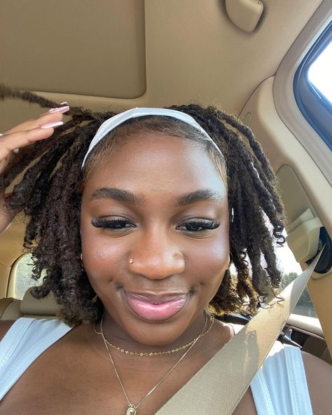 #locgirls #locs #locstyles Short Locs With Headband, Locs With Headband, Half Up Half Down Locs, Two Pigtails, Short Locs, Locs Hairstyles, Loc Styles, Half Up Half Down, Half Up