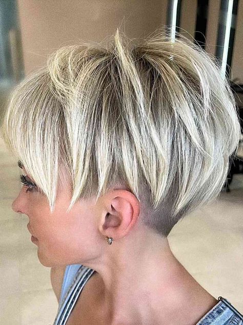 Gorgeous Bright Blonde Undercut Pixie Wedge Haircuts, Mini Bob, Textured Pixie, Layered Pixie, Hairstyles For Thick Hair, Feminine Pixie, Chic Short Hair, Pixie Cut With Undercut, Thick Hair Cuts