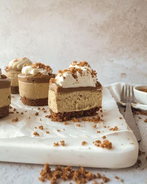 No Bake Cheesecake Filling, Biscoff Cake, Biscoff Cheesecake, Biscoff Cookie Butter, Biscoff Spread, Biscoff Cookies, Cheesecake Filling, Cake Fillings, Homemade Whipped Cream