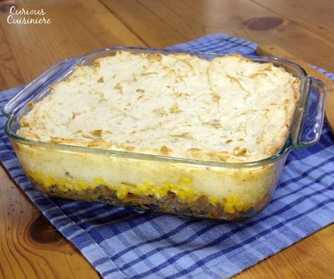 Potatoes, ground beef, and corn combine in this Canadian version of Shepherd's Pie. | www.curiouscuisiniere.com Cook Vegetarian, Savory Baking, Vegan Shepherds Pie, Ground Beef Casserole Recipes, Shepards Pie, Shepherds Pie Recipe, Beef Casserole Recipes, Ground Beef Casserole, Canadian Food