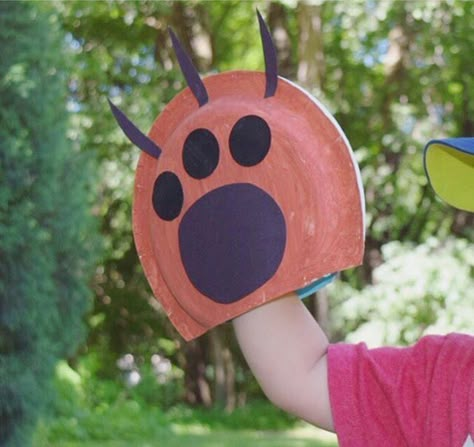 “Flashback to Paper Plate Bear Paws • I had to re-share this adorable craft we made last summer.…” Bear Crafts Preschool, Forest Animal Crafts, Bears Preschool, Teddy Bear Crafts, Storytime Crafts, Teddy Bear Theme, Goldilocks And The Three Bears, Winter Preschool, Bear Crafts