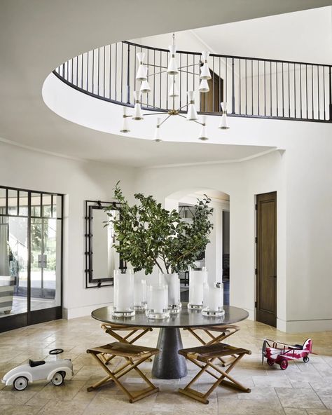 Calabasas Modern | Martyn Lawrence Bullard Design Kourtney Kardashian Home, Kardashian Bedroom, Martyn Lawrence Bullard Design, Kourtney Kardashian House, Kardashians House, Calabasas Homes, Kardashian Home, Martyn Lawrence Bullard, Robert Kardashian