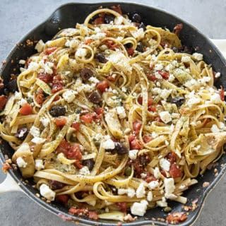 Easy Greek Fettuccine - The Salty Marshmallow Easy Feta Pasta, Feta Pasta Recipes, Pasta Fettuccine, Olives Kalamata, Mediterranean Diet Recipes Dinners, Pasta Easy, Mediterranean Diet Meal Plan, Easy Mediterranean Diet Recipes, Greek Pasta