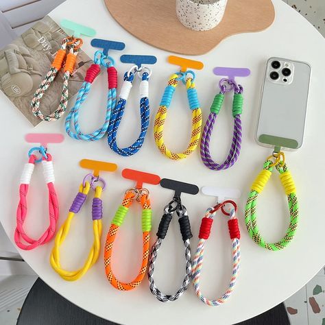 Paracord Phone Wristlet Бисер Twin, Phone Wristlet, Pola Gelang, Phone Lanyard, Cute Candy, Rugged Style, Phone Strap, Hand Chain, Phone Charm