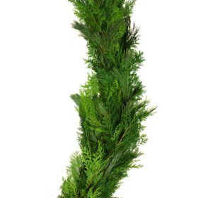 Christmas Greenery Garland, Summer Flower Bouquet, Cedar Garland, Church Foyer, Wilted Flowers, Flowers Last Longer, Fresh Garlands, Garden Shears, Foyer Decor