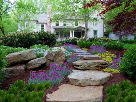 Beautiful Home Gardens, Stone Pathway, Garden Walkway, Beautiful Bouquets, Stone Path, Traditional Landscape, Landscaping Tips, Garden Pathway, Unique Gardens