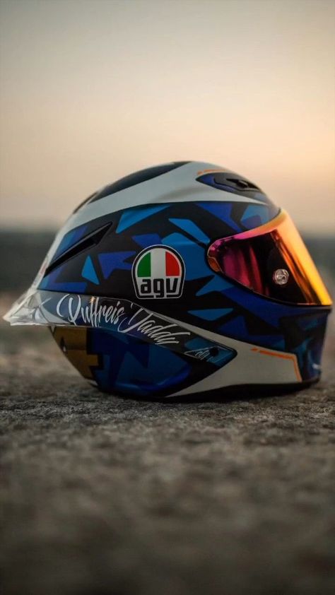 Vr 46 Helmet Design, Agv Helmet Wallpaper, Agv Helmet Design, Agv Logo, Helm Agv, Helmet Photography, Helm Full Face, Helmet Wallpaper, Agv Helmet