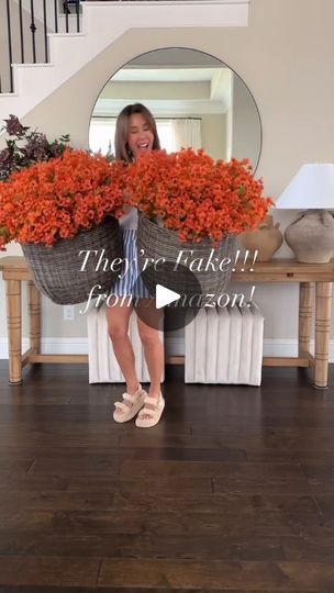 Fall Porch With Mums, Autumn Entrance Decor, Fall Porch Decor 2024, Fake Mums Front Porch, Fall Entryway Decor Outdoor, Thanksgiving Front Porch Decor, Front Door Fall Decor Ideas, Front Porch Fall Decorating Ideas, Small Front Porch Decorating Ideas