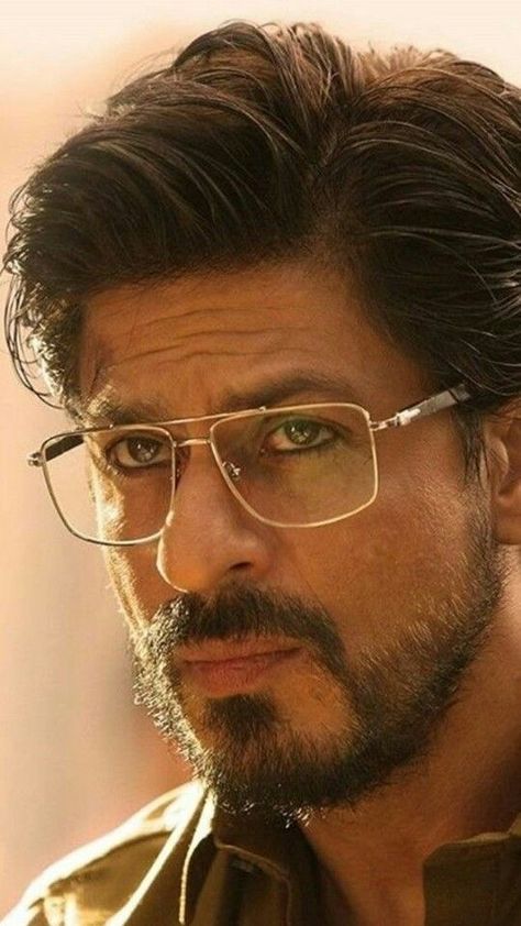 Photography People Emotion, Raees Srk, Shahrukh Khan Raees, Emotion Eyes, Srk Wallpaper, Hairstyle Photoshoot, India Actor, Shahrukh Khan And Kajol, Shah Rukh Khan Movies