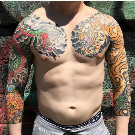 Chest Tattoo Japanese, Raijin Tattoo, Traditional Japanese Tattoo Sleeve, Japanese Tattoo Women, Quarter Sleeve Tattoos, Traditional Sleeve, Traditional Tattoo Sleeve, Tattoo Inspiration Men, Back Of Shoulder Tattoo