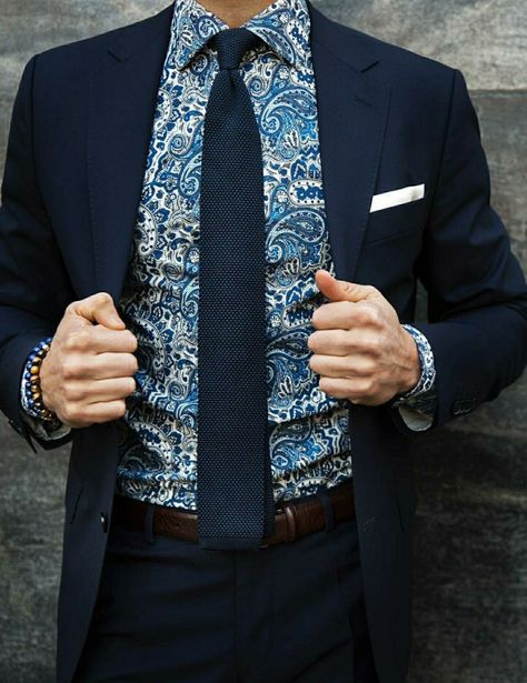 Printed Shirt With Blazer Men, Navy Blue Suit With Floral Shirt Men, Blue Wedding Guest Outfits, Wedding Guest Outfit Men, Prom 23, Cocktail Attire Men, Blazer Outfits Men, Blue Suits, Blue Suit Men