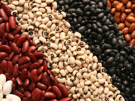 Beans are among the most nutritious and healthiest foods you can eat. This article explains everything you need to know about them. Signs Of Gluten Intolerance, فاصوليا خضراء, Beans And Legumes, Butter Bean Soup, Healthy Beans, Cooking Dried Beans, Dry Beans, How To Cook Beans, Gluten Intolerance