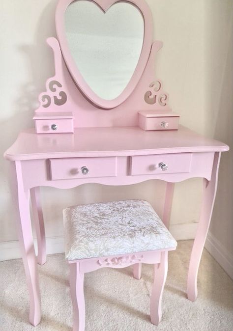 pink hyperfeminine kawaiicore kawaii cutecore cute feminine farmers daughter coquette coquettecore Cute Vanity Table, Cute Pink Furniture, Cute Furniture For Bedroom, Pretty Pink Room, Kawaii Vanity, Princess Desk, Kawaii Furniture, Girly Vanity, Dolly Room