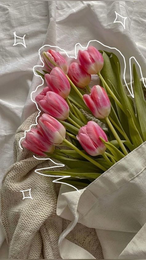 Mawar Pink Aesthetic, Flores Wallpaper Vintage, Simple Phone Wallpapers Aesthetic, Bunga Aesthetic Wallpaper, Wallpaper Aesthetic Bunga, Flower Wallpaper Tulips, Aesthetic Vintage Flower Wallpaper, Wighetsmith Pictures, Wallpaper Tulips Aesthetic