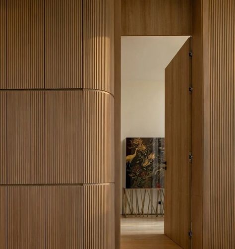 anonym studio builds a transparent and modern family house in japan Modern Family House, Wall Panel Design, Curved Walls, 아파트 인테리어, غرفة ملابس, Hus Inspiration, Luxury House Designs, Wall Cladding, Interior Doors