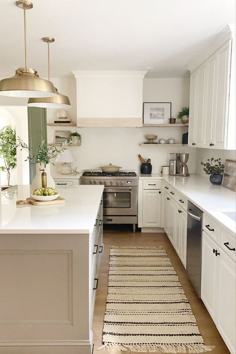 White Kitchen Gray Island, White Kitchen Inspiration, Kitchen Gray, Gray Island, Hardware Ideas, Quartz Kitchen Countertops, Kitchen Range Hood, Open Kitchen Shelves, Grey Kitchens