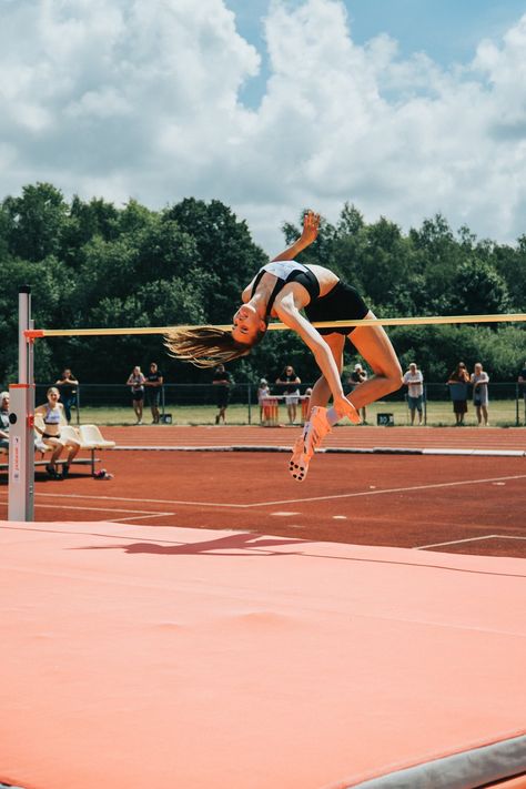 Aspiring young athletes who want to master the art of high jump require more than just raw talent. They need proper coaching, training, and support to excel in this demanding sport. High jump training for youth athletes is crucial to develop their skills, strength, and endurance, enabling them to compete at the highest level. In this article, we'll explore the essential tips and techniques for successful high jump training. The Importance of High Jump TrainingHigh jump is an athletics event wher High Jump Pictures, High Jump Track, Track Szn, Track Pics, Volleyball Camp, Athletics Track, Leg Workout Routine, Killer Legs, Motivational Images