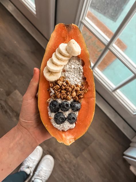 Papaya Breakfast Bowls, Papaya And Chia Seeds, Papaya For Breakfast, Papaya Chia Pudding, Papaya Bowl Breakfast, Papaya Breakfast Ideas, Papaya Recipes Breakfast, Papaya Fruit Bowl, Grit Bowl Breakfast