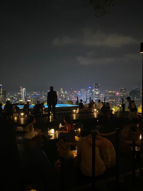 Nyc Rooftop Party, Rooftop Party Night, Rooftop Party Aesthetic, Rooftop Birthday Party, Manhattan Rooftop, New York Rooftop, 25th Bday, Nyc Rooftop, Night Skyline