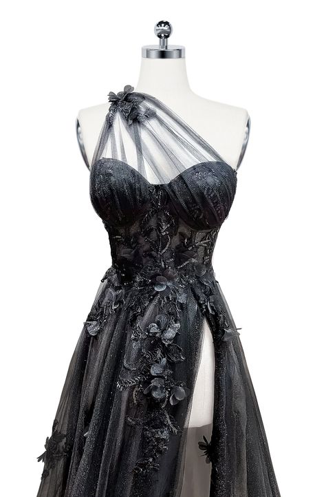 Prom Dresses Black Long, Long Lace Prom Dresses, Formal Graduation Dresses, Black Bridal Dresses, Villain Dresses, Prom Dresses Long Black, Black Lace Prom Dress, Met Gala Dresses, Lace Prom Dresses