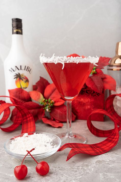 Alcoholic Drinks With Cranberry Juice Coconut Rum, Coconut Rum Holiday Drink, Santa’s Hat Cocktail, Christmas Welcome Drinks, Winter Drinks Alcoholic, Fun Christmas Cocktails, Santa Drink, Cocktails With Malibu Rum, Drinks With Cranberry Juice