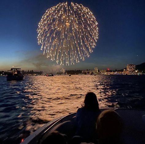 Fourth of July fireworks via Diana Silvers Americana 4th Of July Aesthetic, Fourth Of July Lake, Fourth Of July Aesthetic, Diana Silvers, Summer Feeling, Summer Dream, Laura Lee, Pretty Places, Summer Aesthetic