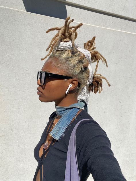 90s Dread Hairstyles, Crazy Loc Styles, Editorial Loc Styles, Locs With Hats Women, Bantu Knots Locs, Undercut Locs Women, Short Thick Locs Styles, Creative Loc Styles, Medium Starter Locs