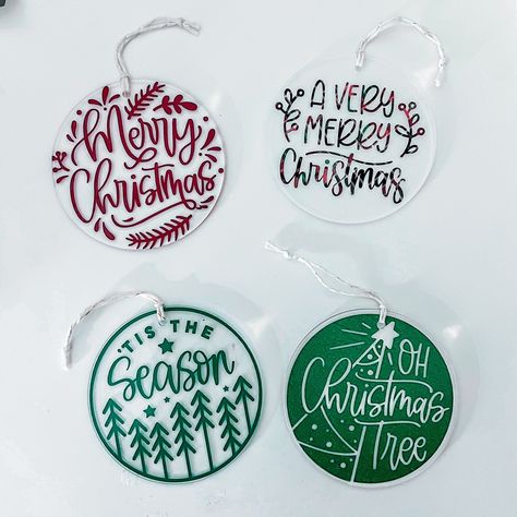 "3.5\" round acrylic Christmas ornaments!" Merry Christmas Ornaments Diy, Crichton Christmas Ideas, Frosted Acrylic Ornaments, 2024 Christmas Ornaments Diy, Christmas Round Ornaments, Round Acrylic Ornaments, Acrylic Christmas Ornament Ideas, White Acrylic Ornaments, Christmas Acrylic Ornaments Cricut